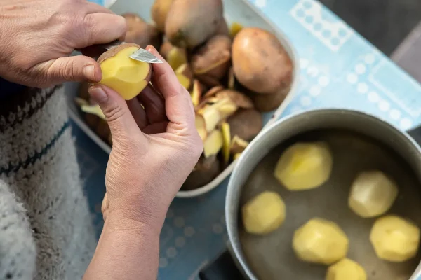 decouvrez-la-recette-de-pommes-de-terre-5-5-qui-a-remplace-ma-puree-et-mon-gratin-pour-noel